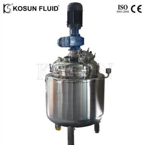 Reaktor s tankiranim spremnikom